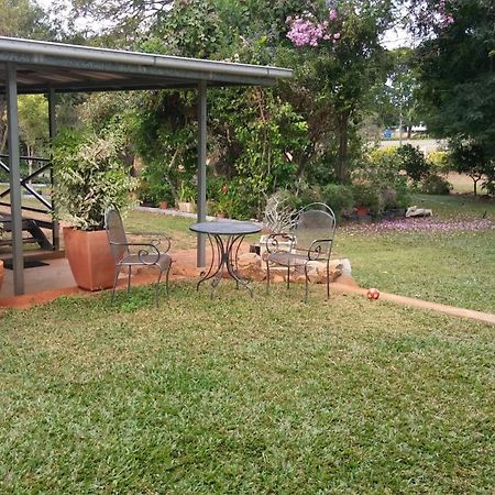 Gold City Motel Charters Towers Extérieur photo