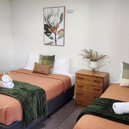 Gold City Motel Charters Towers Extérieur photo