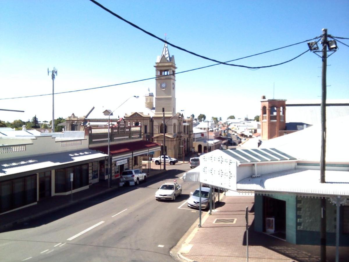 Gold City Motel Charters Towers Extérieur photo